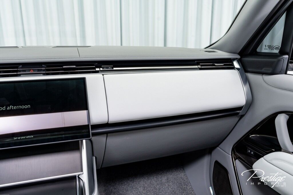 2025 Land Rover Range Rover SV North Miami Beach FL
