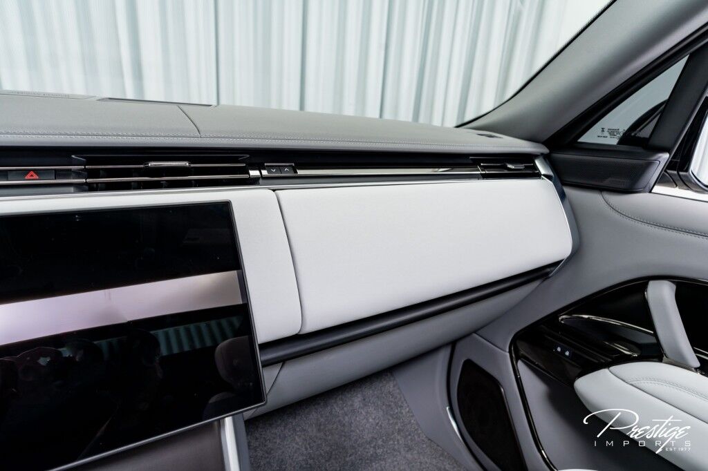 2025 Land Rover Range Rover SV North Miami Beach FL