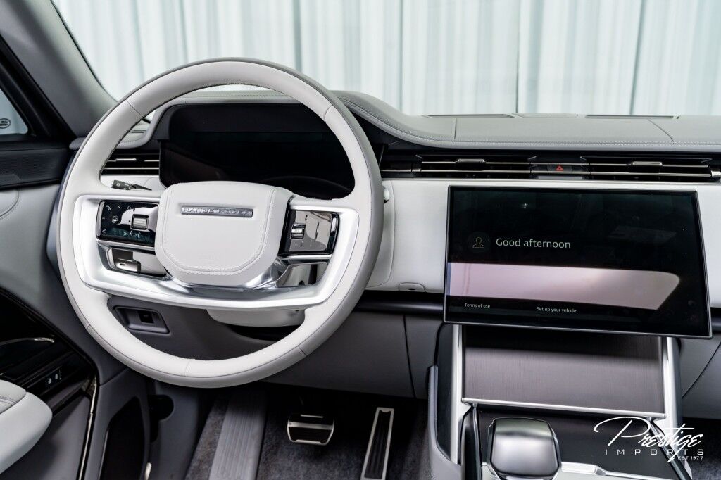 2025 Land Rover Range Rover SV North Miami Beach FL
