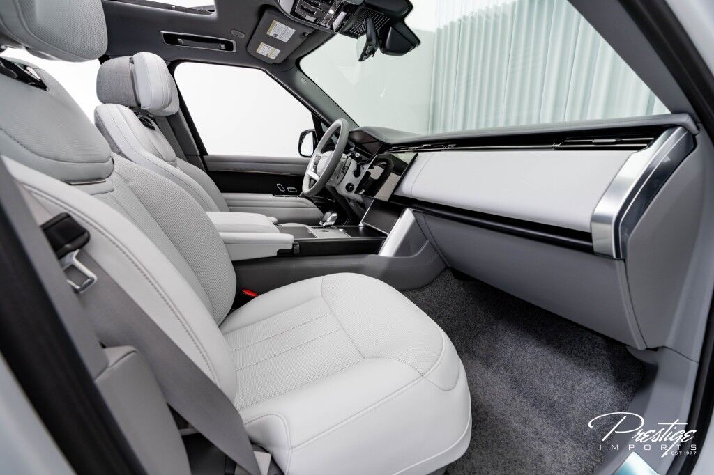 2025 Land Rover Range Rover SV North Miami Beach FL