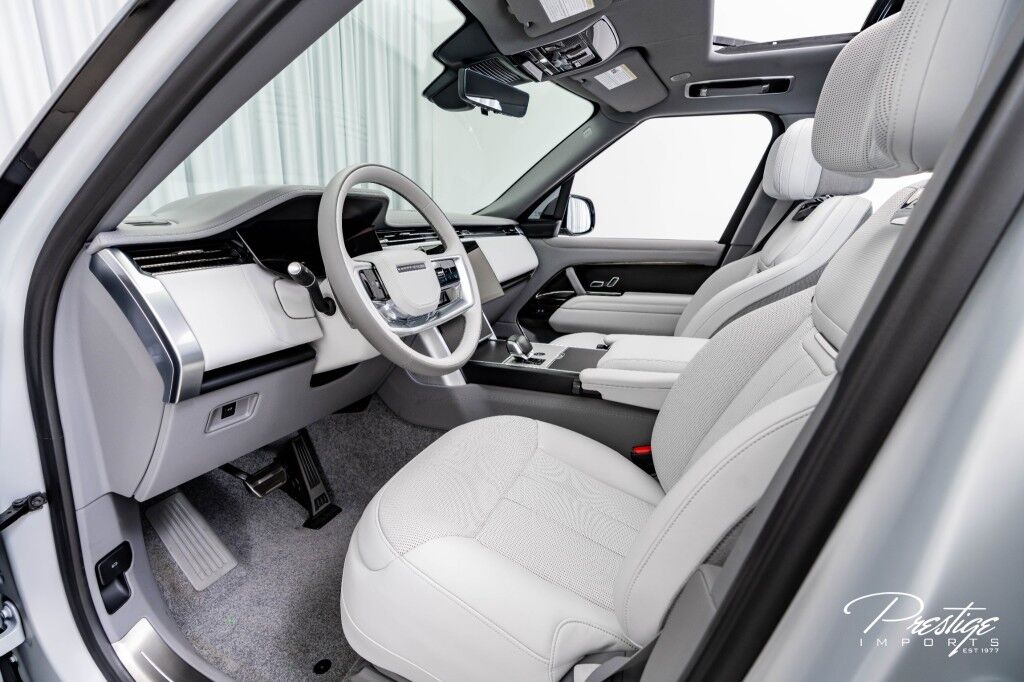 2025 Land Rover Range Rover SV North Miami Beach FL