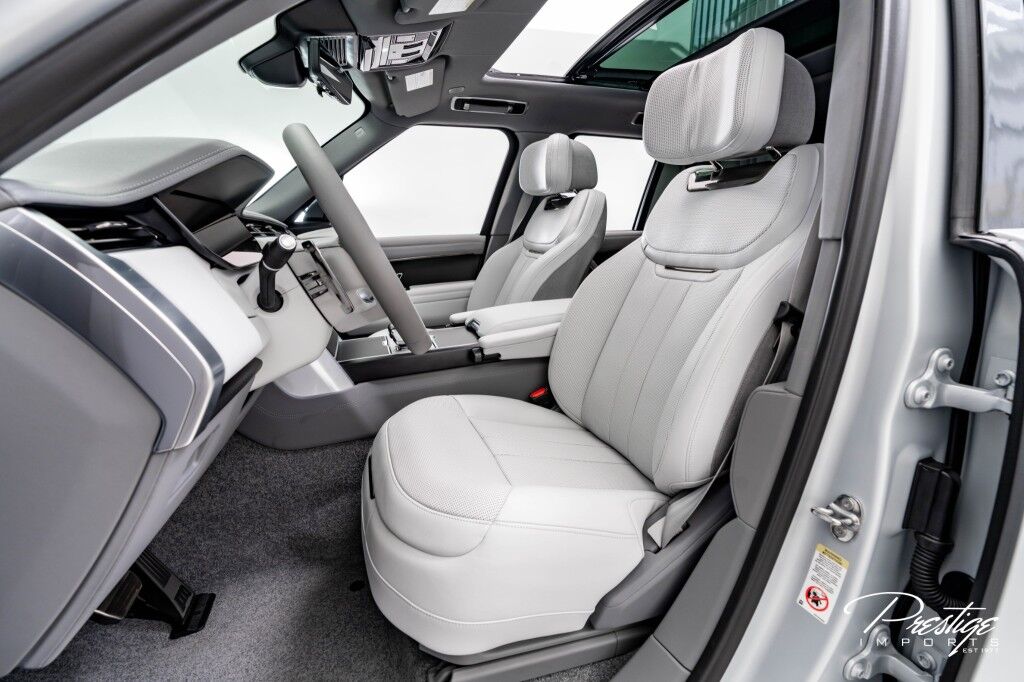 2025 Land Rover Range Rover SV North Miami Beach FL