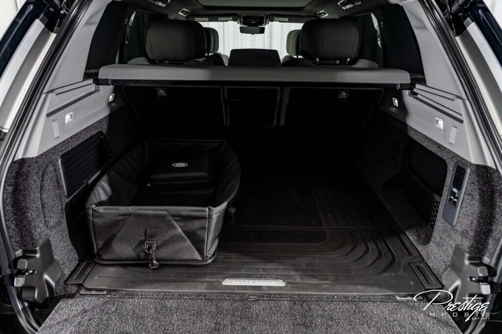 2025 Land Rover Range Rover SV North Miami Beach FL