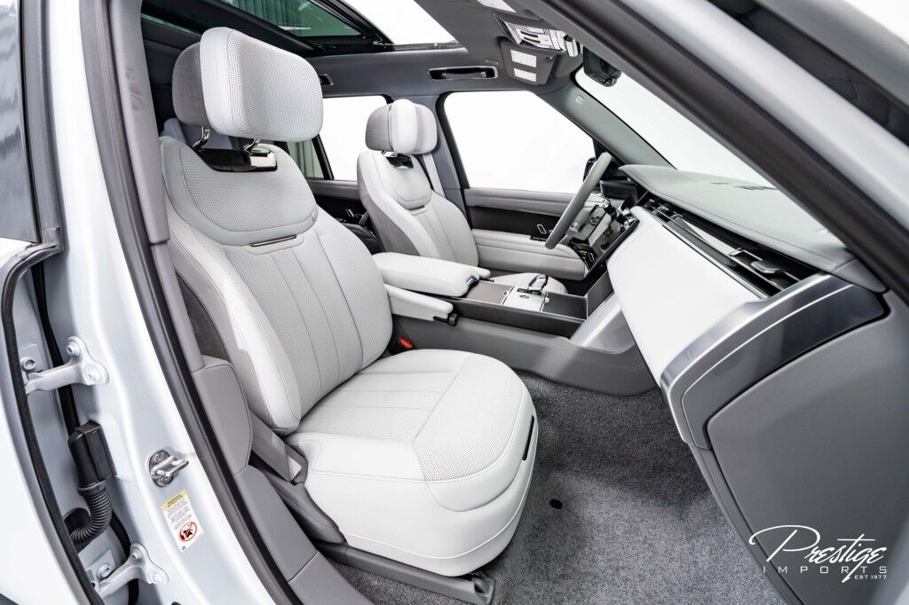 2025 Land Rover Range Rover SV North Miami Beach FL