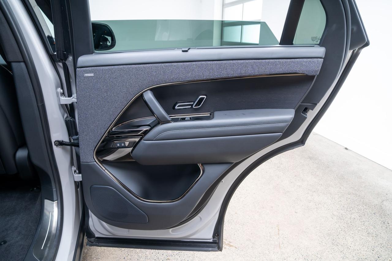 2025 Land Rover Range Rover Sport Plug-in Hybrid Autobiography Meridian 3D Sound Massage Seats Portland OR