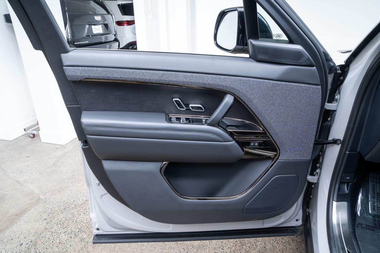 2025 Land Rover Range Rover Sport Plug-in Hybrid Autobiography Meridian 3D Sound Massage Seats Portland OR