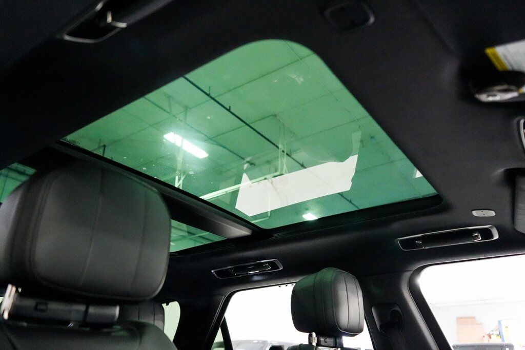 2025 Land Rover Range Rover Sport P460e Dynamic SE photo 16