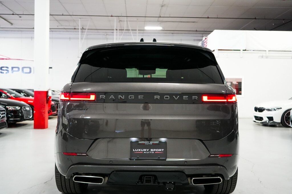 2025 Land Rover Range Rover Sport P460e Dynamic SE photo 5