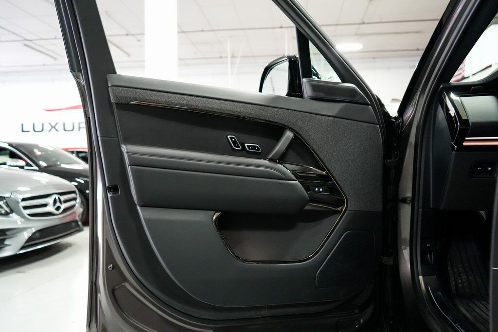 2025 Land Rover Range Rover Sport P460e Dynamic SE photo 27