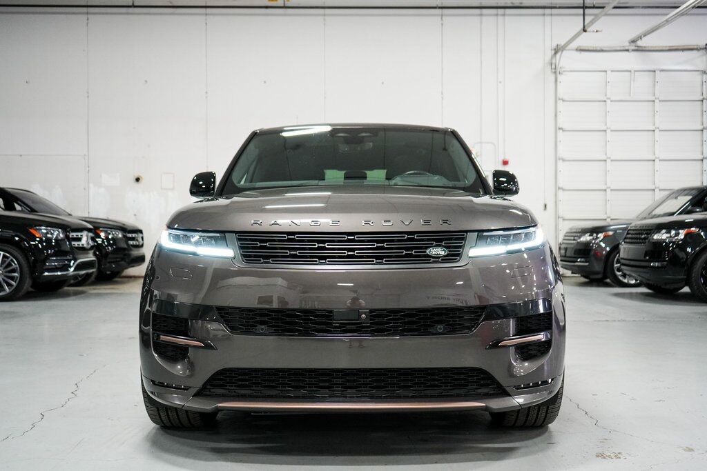 2025 Land Rover Range Rover Sport P460e Dynamic SE photo 4