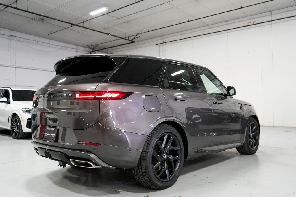2025 Land Rover Range Rover Sport P460e Dynamic SE photo 6