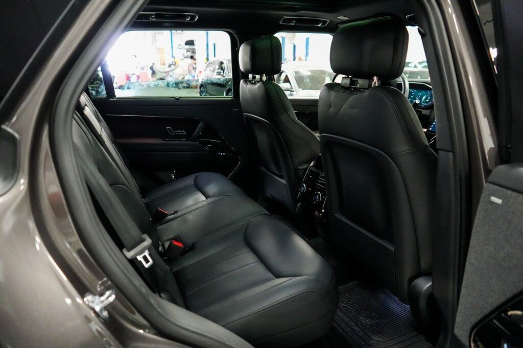 2025 Land Rover Range Rover Sport P460e Dynamic SE photo 19