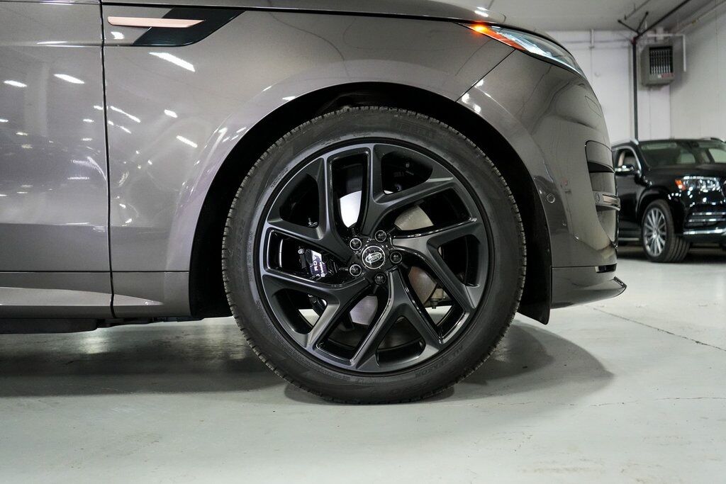2025 Land Rover Range Rover Sport P460e Dynamic SE photo 31