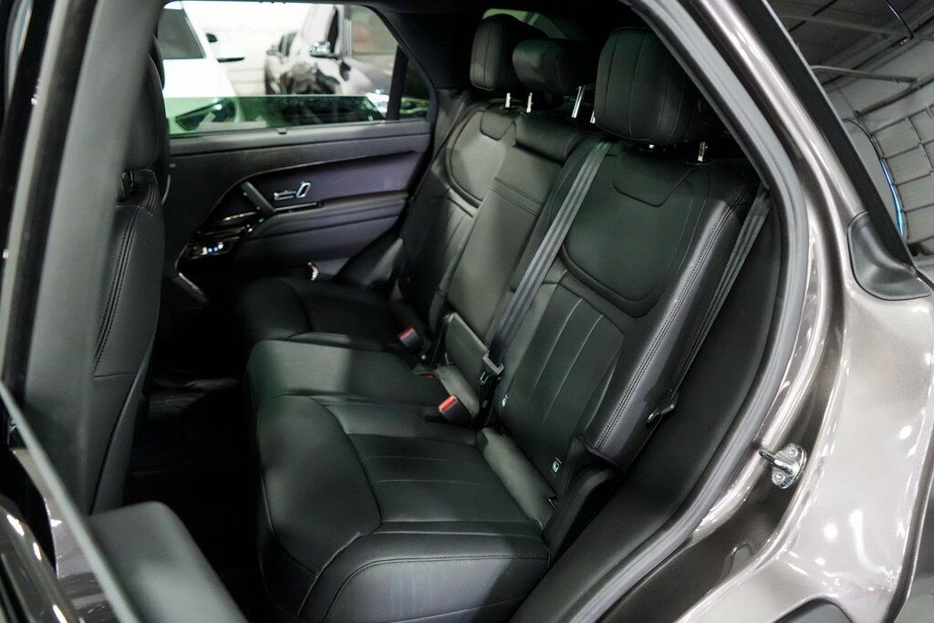 2025 Land Rover Range Rover Sport P460e Dynamic SE photo 18