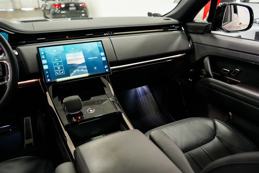 2025 Land Rover Range Rover Sport P460e Dynamic SE photo 13