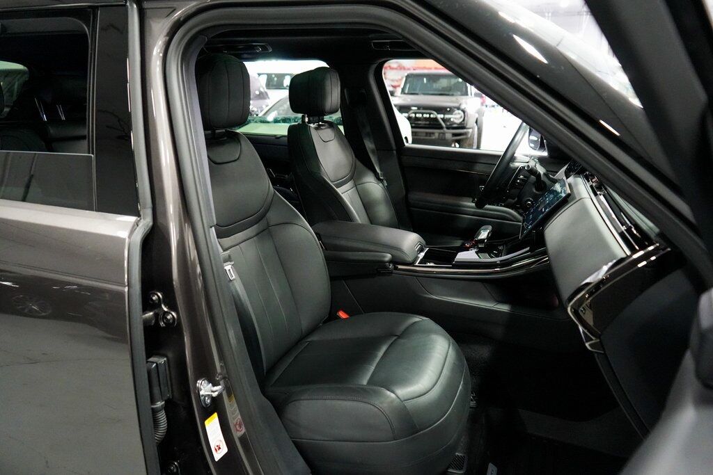 2025 Land Rover Range Rover Sport P460e Dynamic SE photo 15