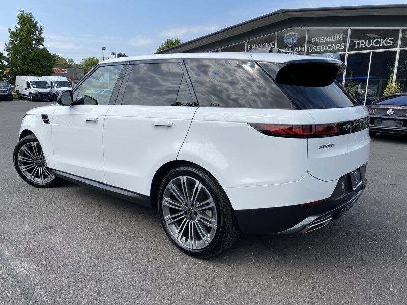2025 Land Rover Range Rover Sport SE