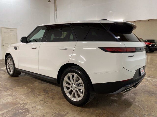 2025 Land Rover Range Rover Sport SE