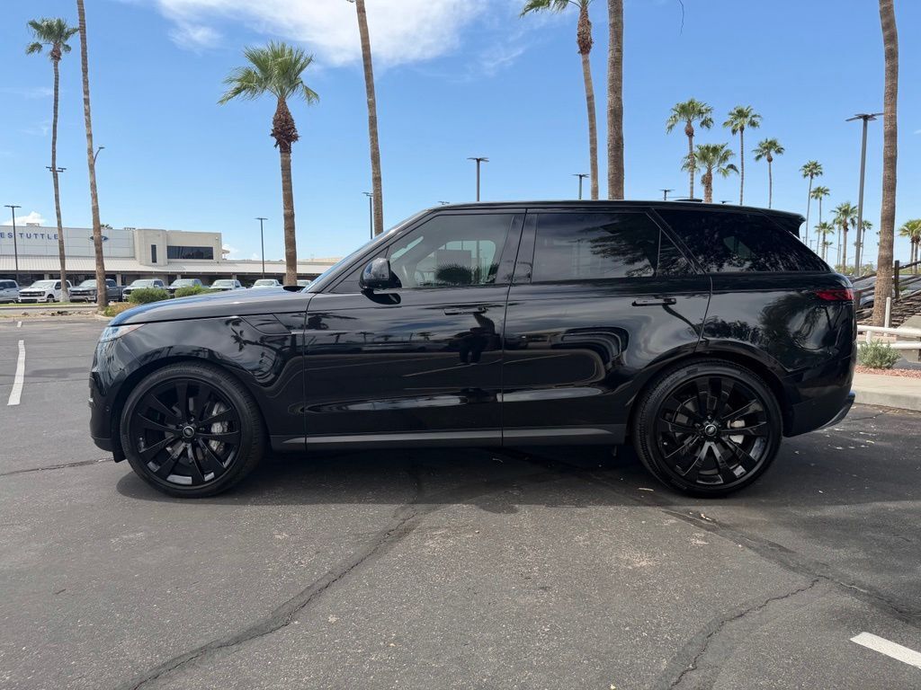 2025 Land Rover Range Rover Sport SE