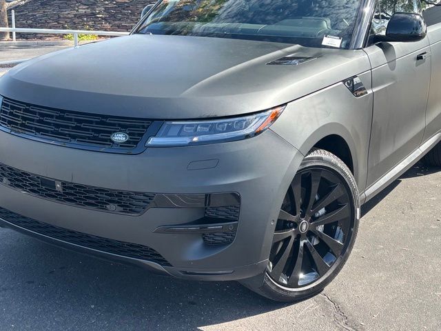 2025 Land Rover Range Rover Sport SE