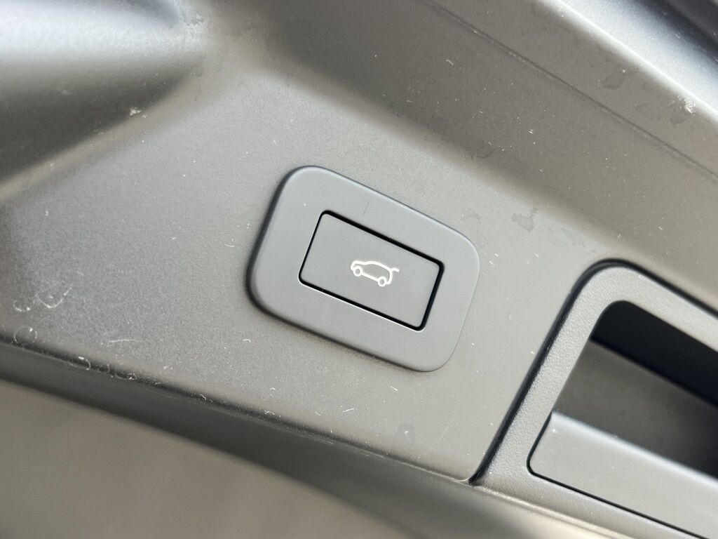 2025 Land Rover Range Rover Velar Dynamic SE Indianapolis IN