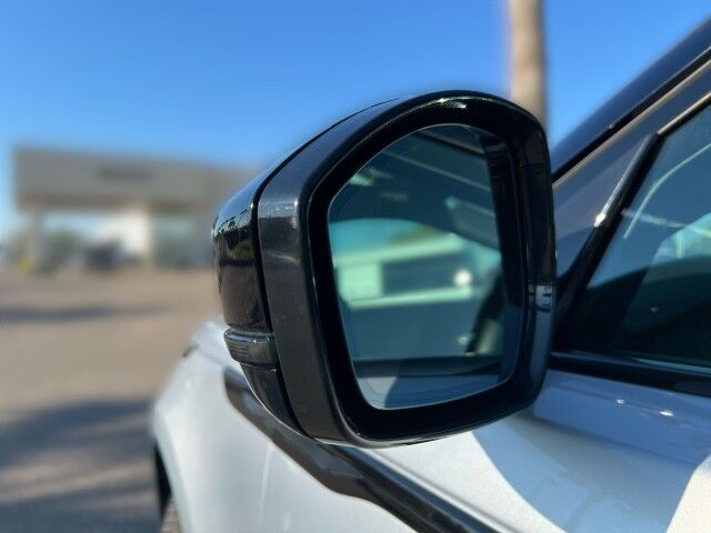 2025 Land Rover Range Rover Velar Dynamic SE San Juan TX