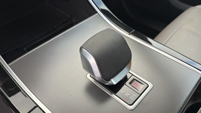 2025 Land Rover Range Rover Velar Dynamic SE San Juan TX