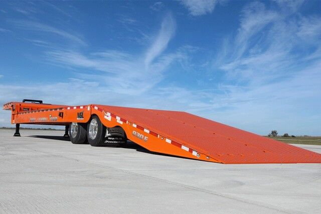 2025 Landoll 930E Traveling Tail Trailer