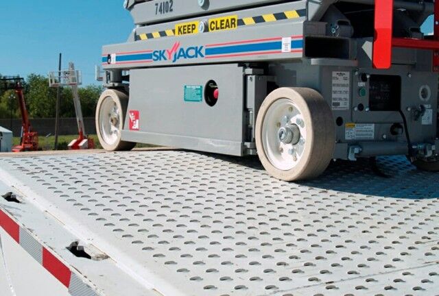 2025 Landoll 930E Traveling Tail Trailer Miami FL