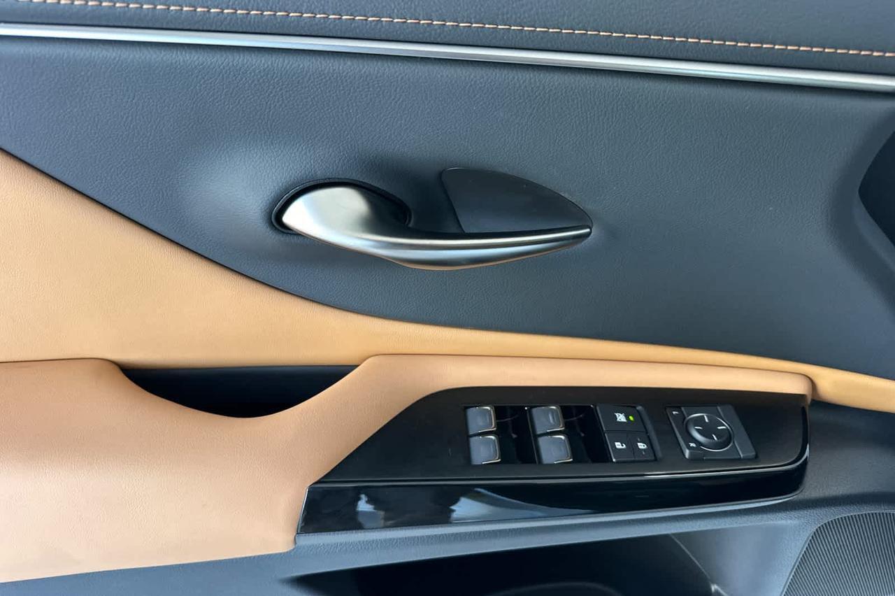 2025 Lexus ES Roseville CA