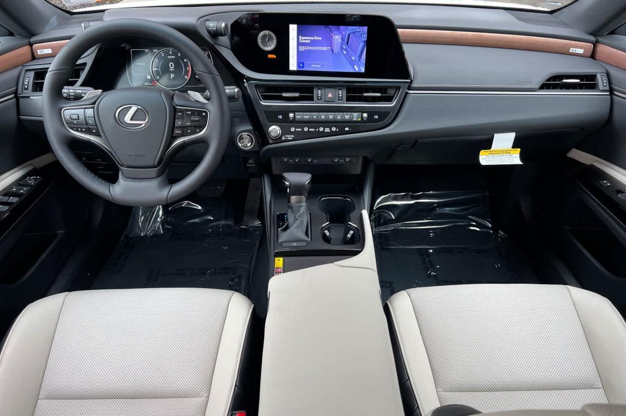 2025 Lexus ES