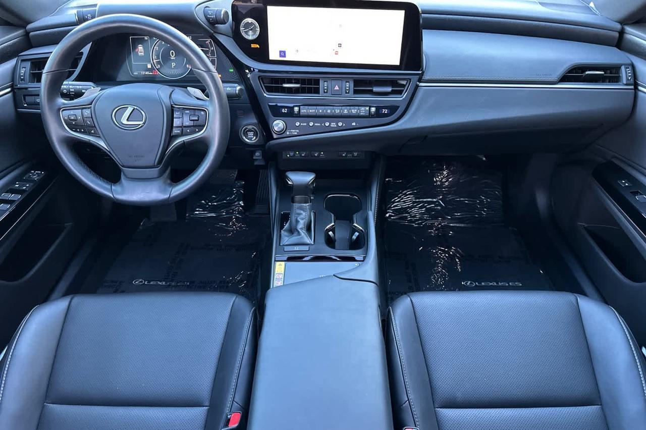 2025 Lexus ES
