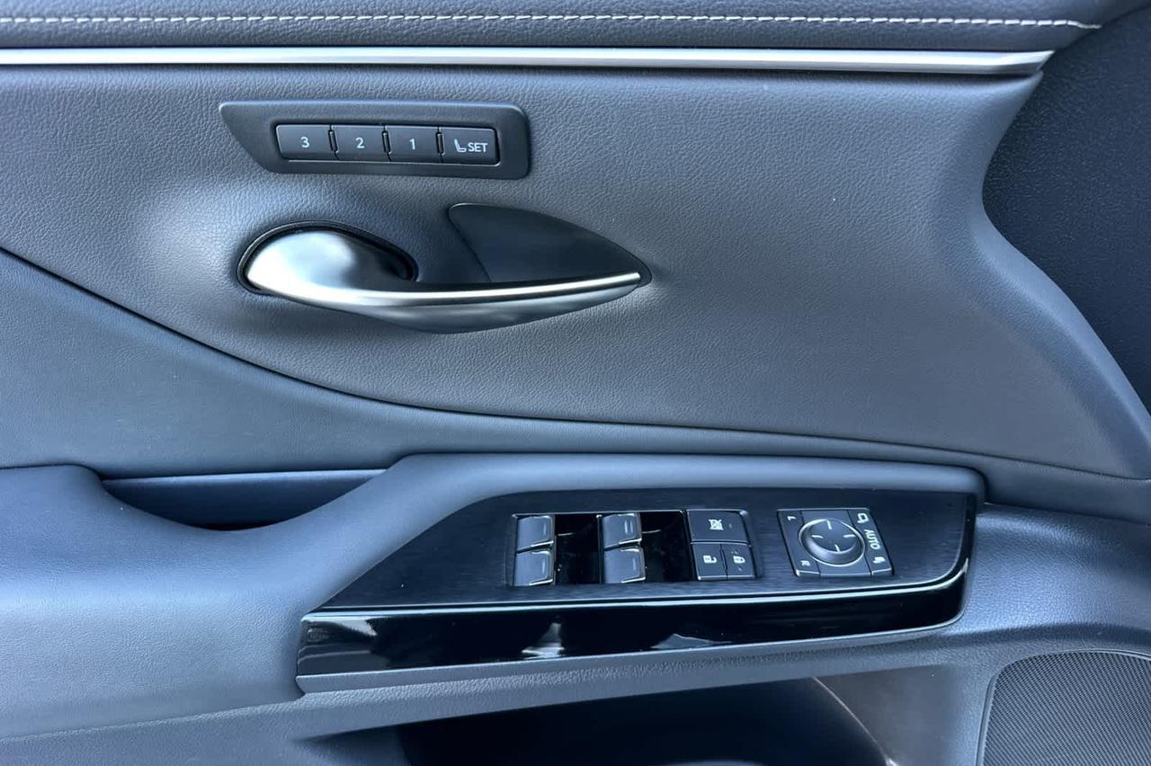 2025 Lexus ES Roseville CA