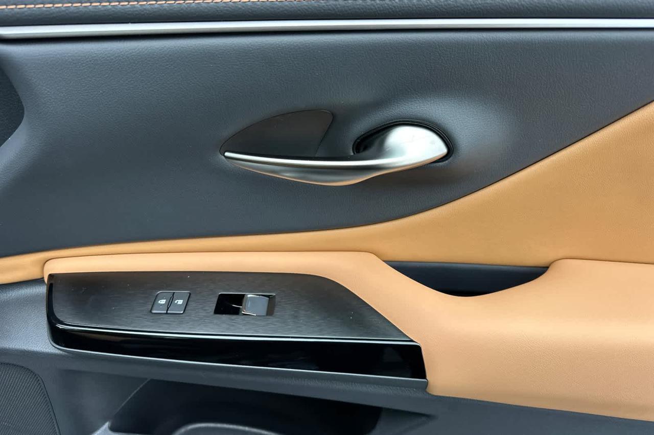 2025 Lexus ES Roseville CA