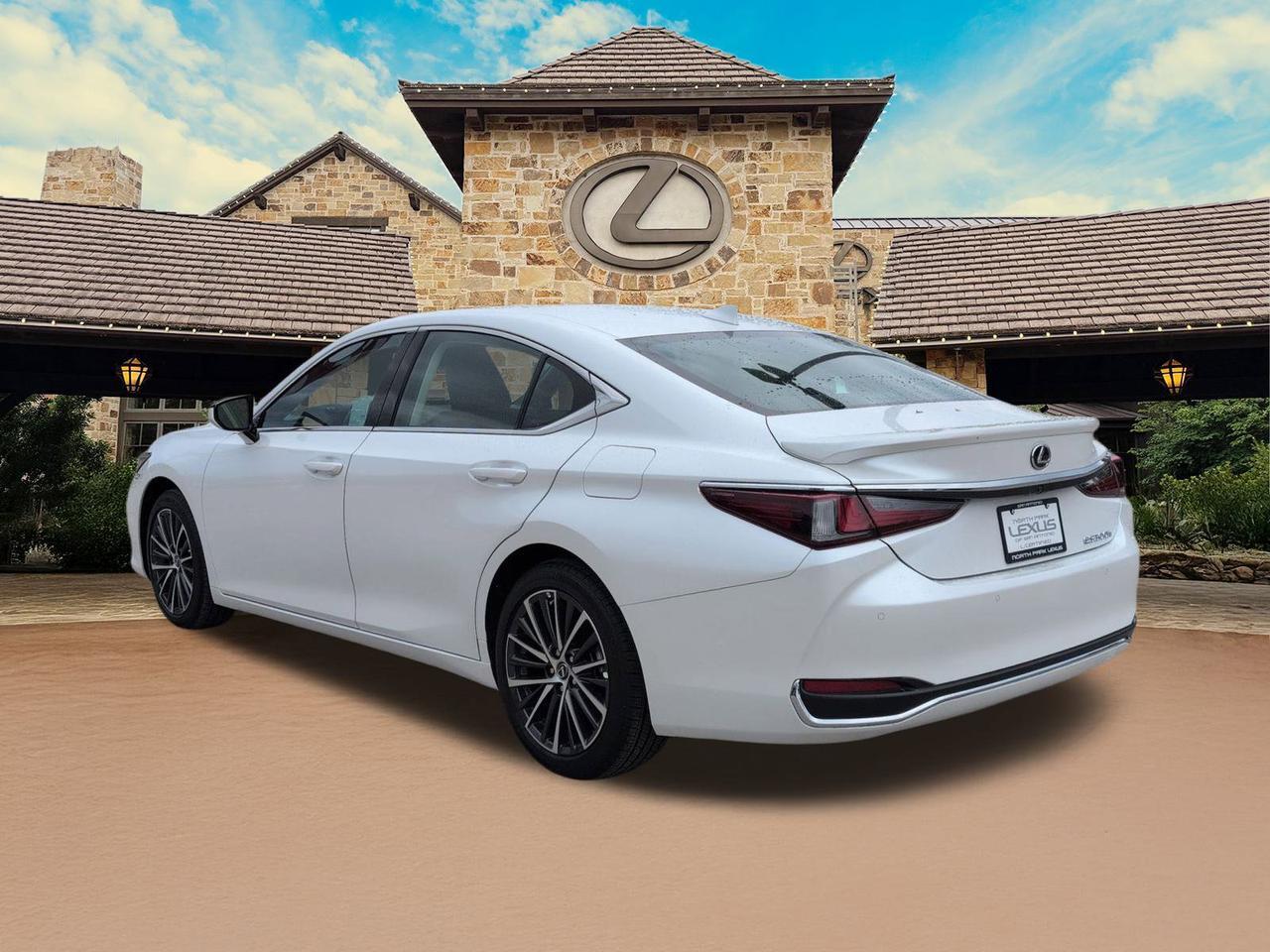 2025 Lexus ES
