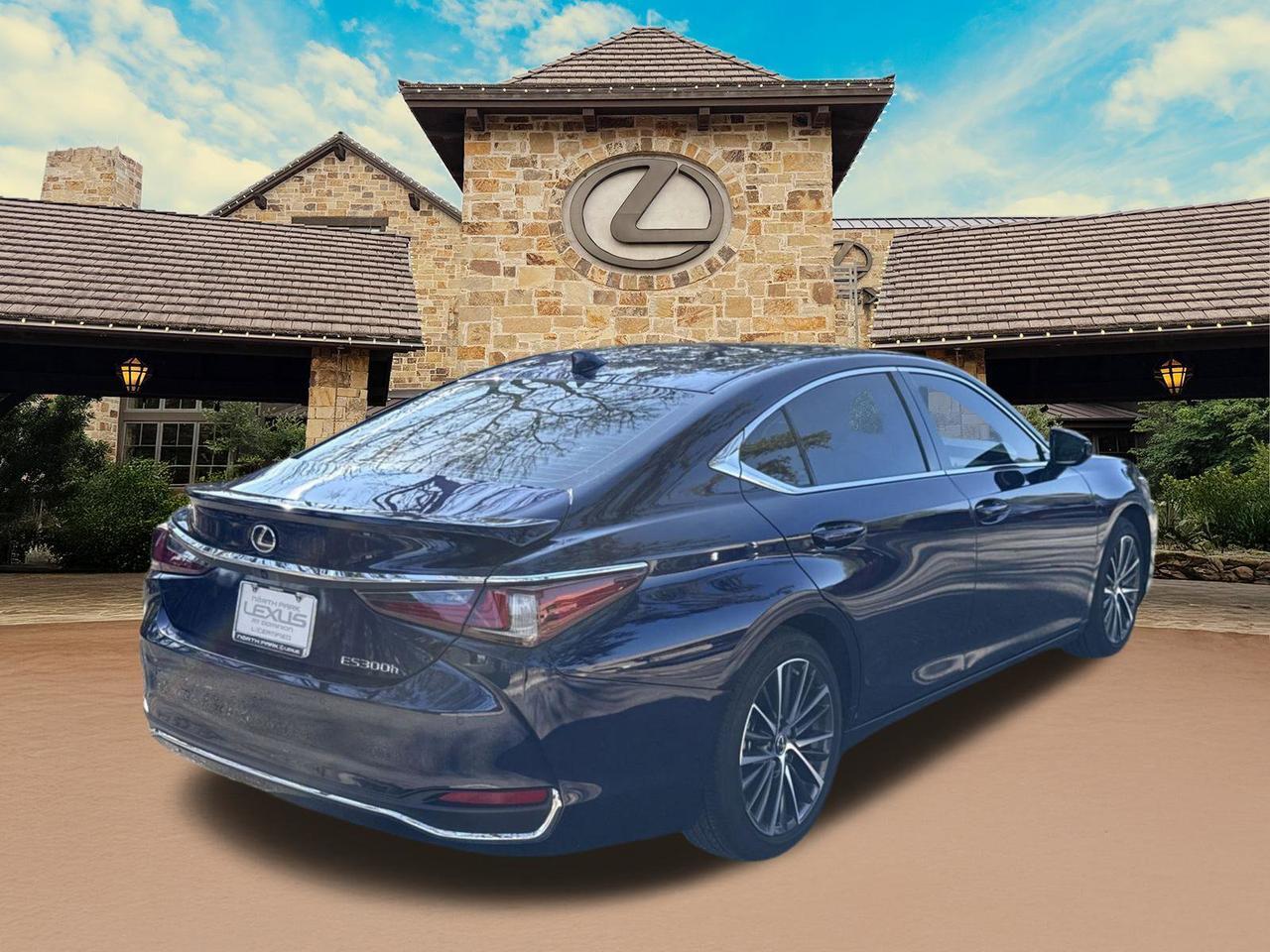 2025 Lexus ES