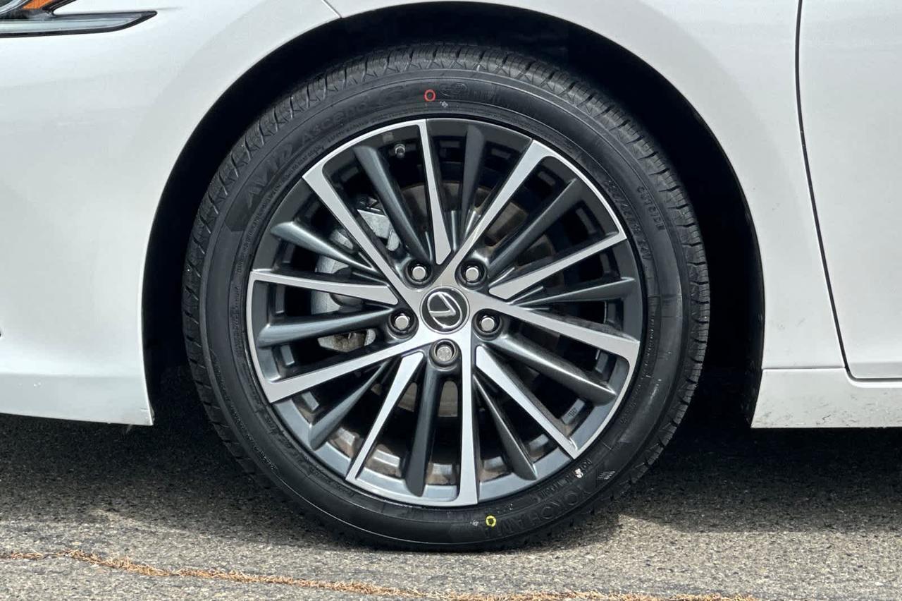 2025 Lexus ES 300h Roseville CA
