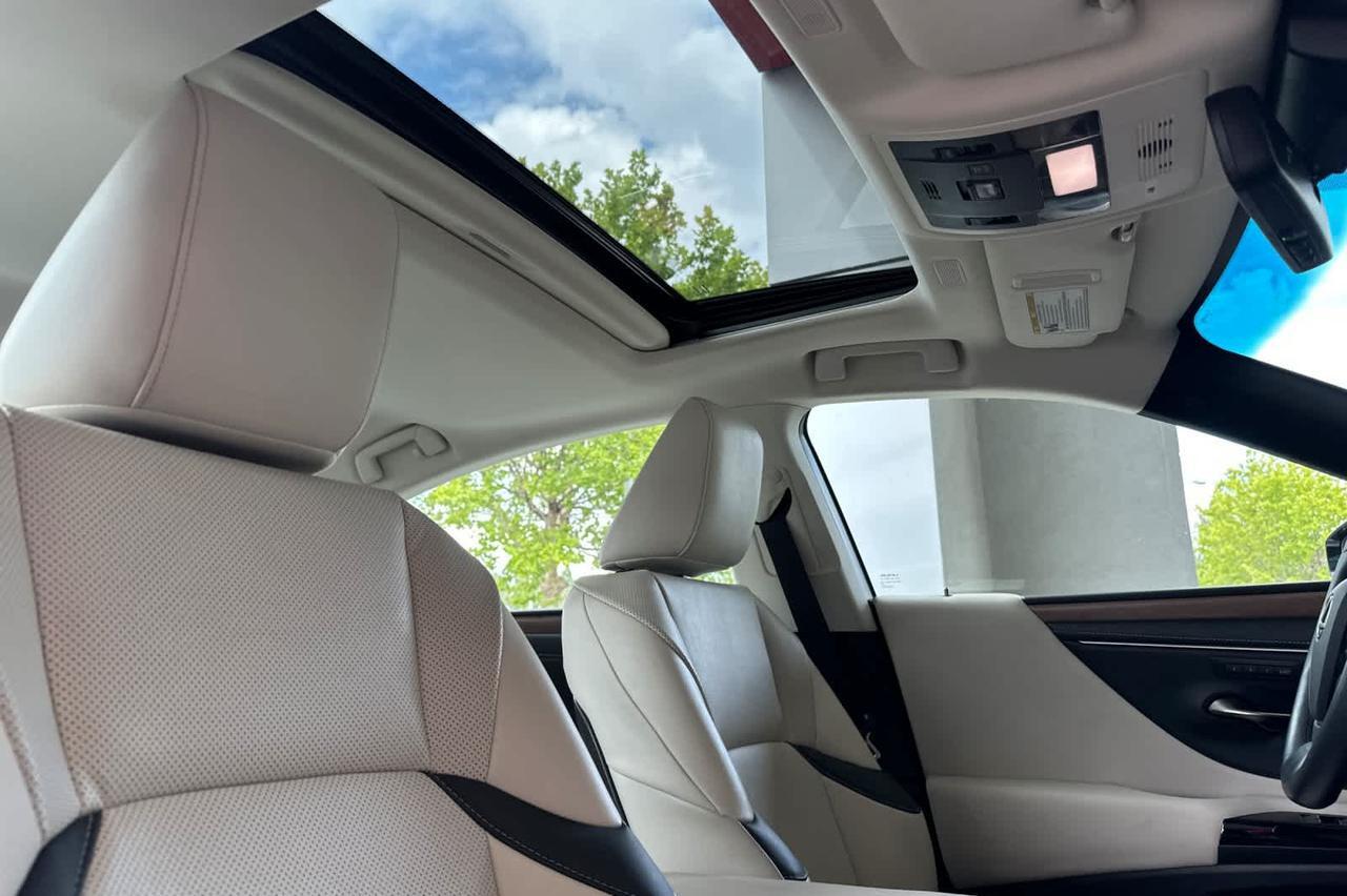 2025 Lexus ES 300h Roseville CA