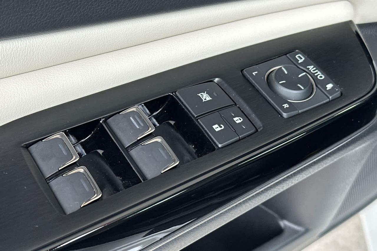 2025 Lexus ES 300h Roseville CA