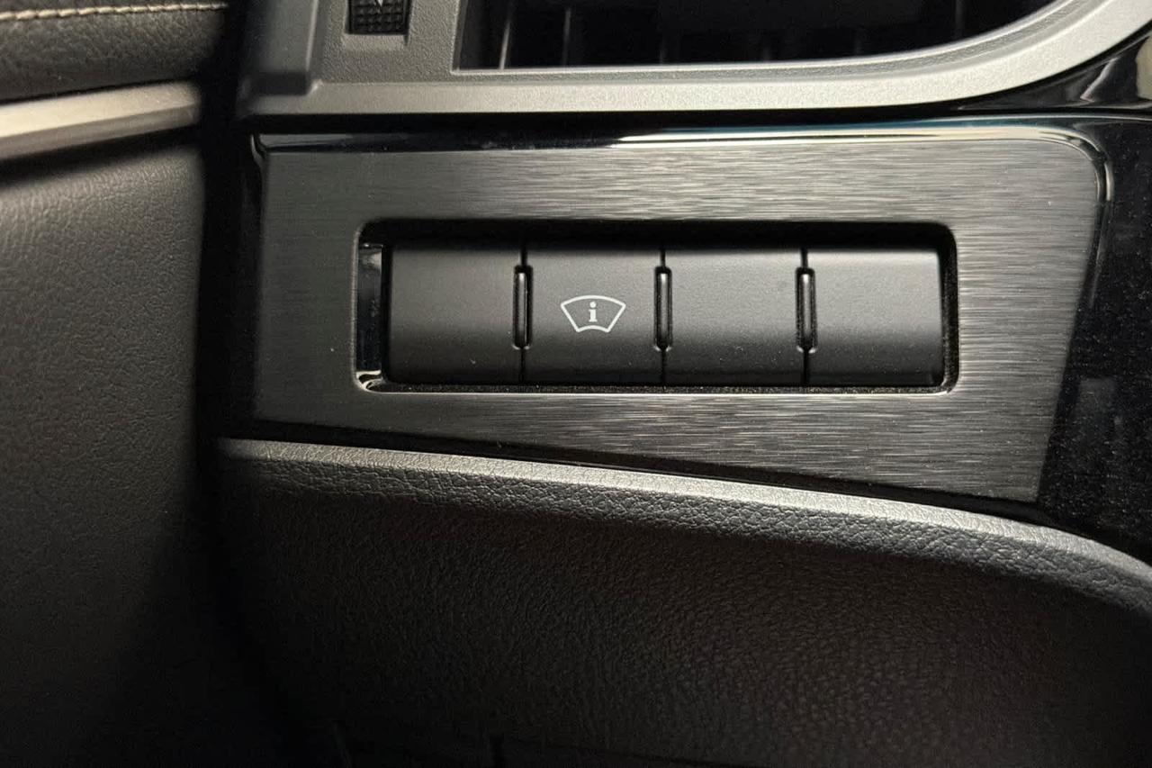 2025 Lexus ES 300h Roseville CA
