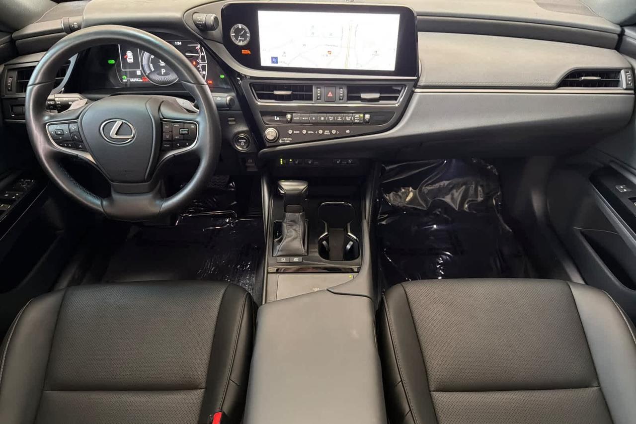 2025 Lexus ES 300h