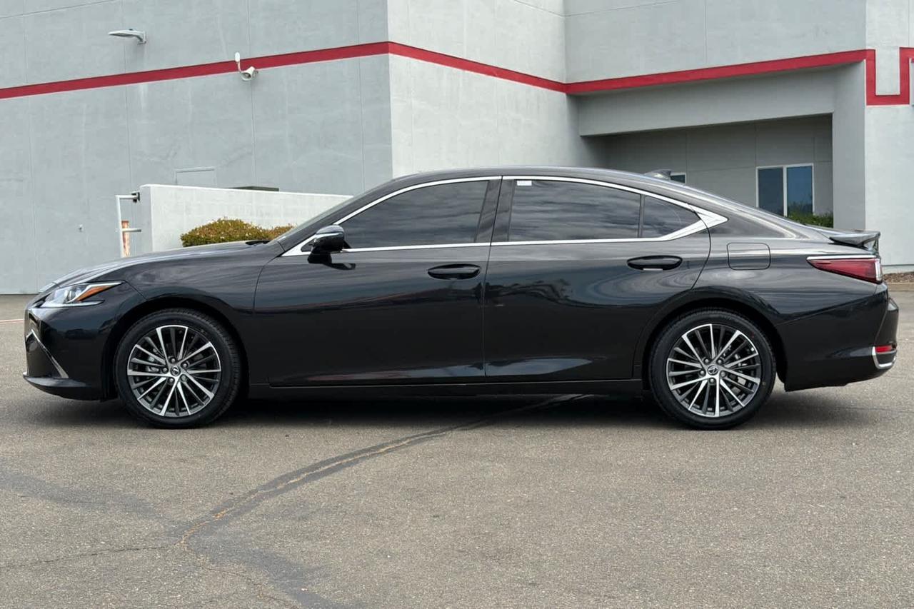 2025 Lexus ES 300h Roseville CA