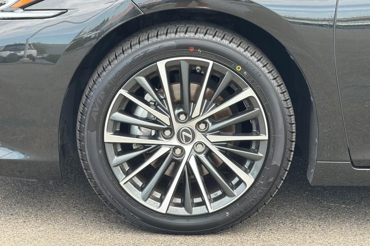 2025 Lexus ES 300h Roseville CA