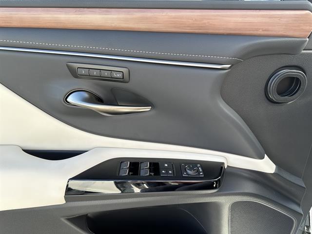 2025 Lexus ES 300h Tucson AZ