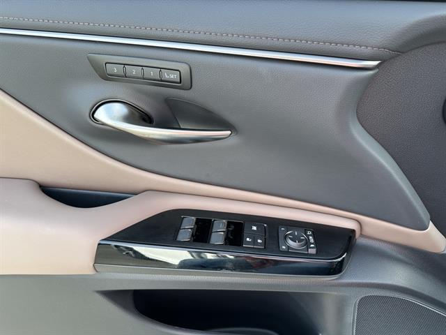 2025 Lexus ES 300h Tucson AZ