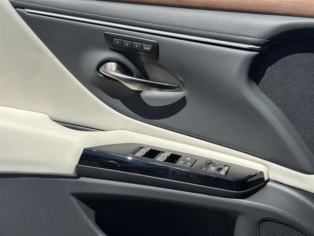 2025 Lexus ES 300h Tucson AZ