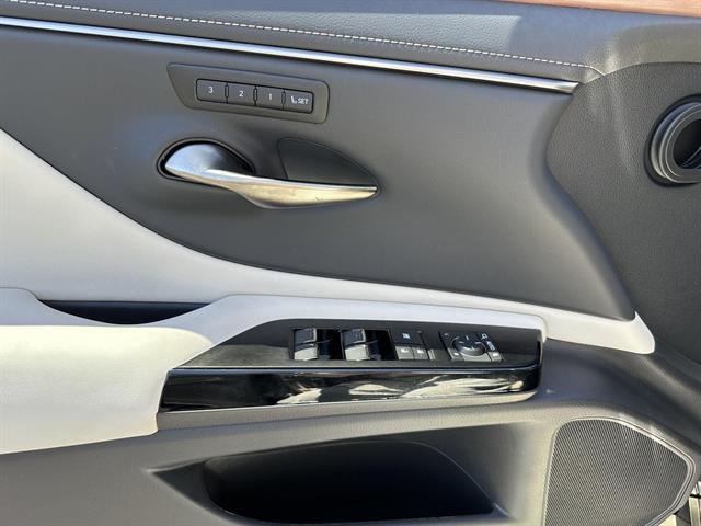 2025 Lexus ES 300h Tucson AZ