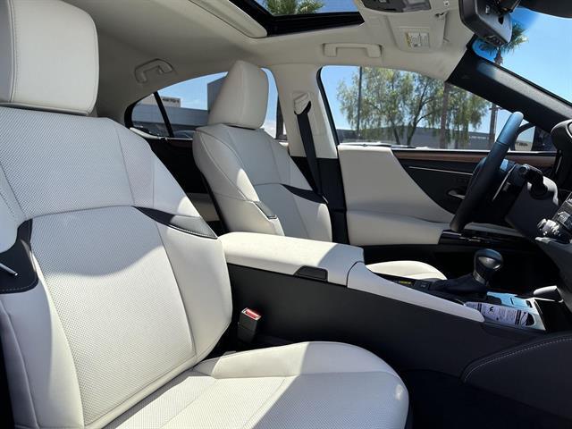 2025 Lexus ES 300h Tucson AZ