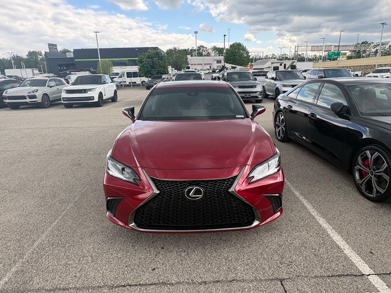 2025 Lexus ES 300h F SPORT Design