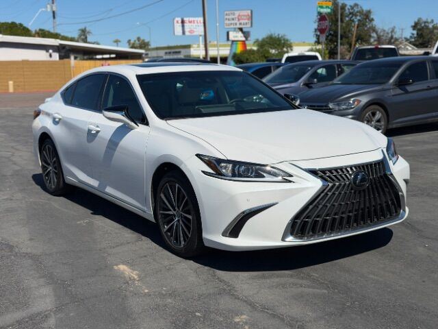 2025 Lexus ES 300h F SPORT Design
